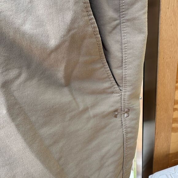 Under Armour Men's Tan Cargo Shorts - Picture 2 of 5